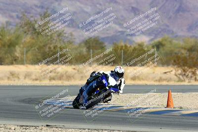 media/Jan-09-2022-SoCal Trackdays (Sun) [[2b1fec8404]]/Turn 6 (1035am)/